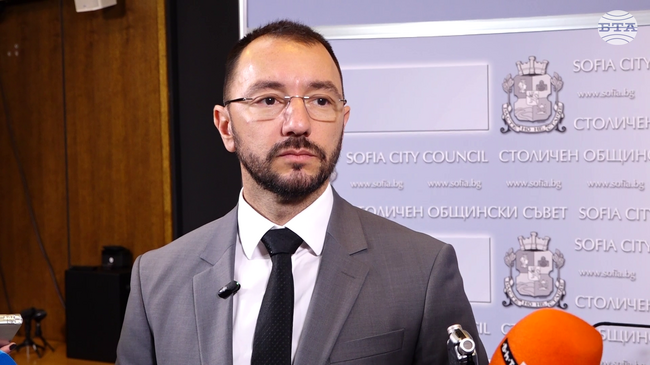 Освобождаването от таксата за битови отпадъци за периода на кризата с боклука може да създаде опасен прецедент, заяви Антон Хекимян