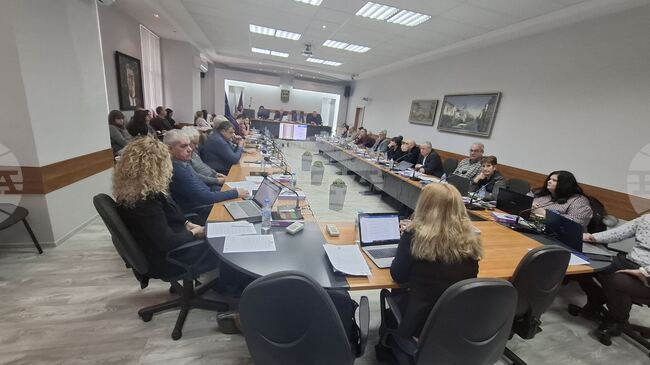 Общинските съветници в Ловеч приеха Програма за управление и разпореждане с имоти – общинска собственост