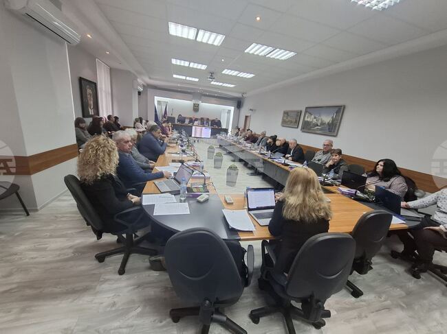 Общинските съветници в Ловеч приеха Програма за управление и разпореждане с имоти – общинска собственост