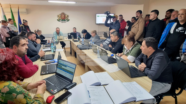 Общинските съветници в Крушари не приеха предложение за отмяна на общественото обсъждане за изграждане на ветроенергиен парк "Лозенец"