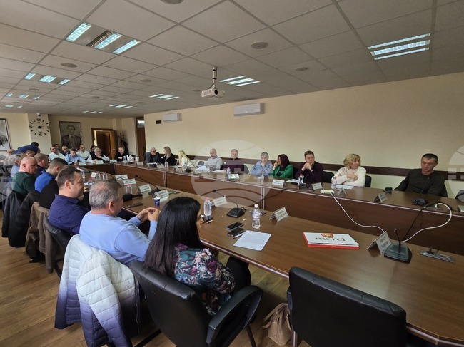 Общинските съветници в Гоце Делчев дадоха съгласие за проект за енергийно ефективно осветление на градския парк