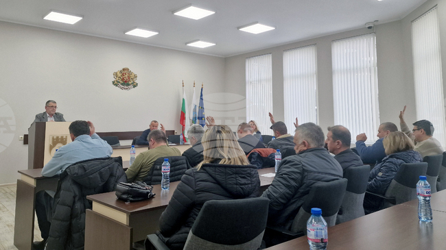 Решения за битови отпадъци, годишни програми и кандидатстване с проектни предложения бяха приети на заседанието на Общинския съвет в Завет