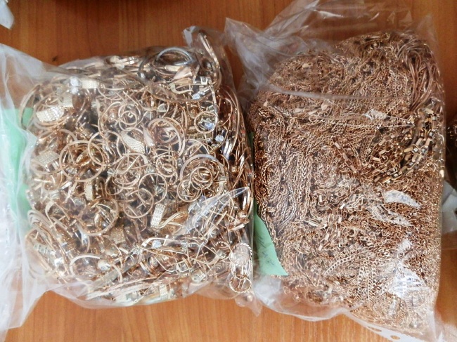 Косовски гражданин е обвинен за контрабанда на близо килограм златни изделия през "Капитан Андреево" 