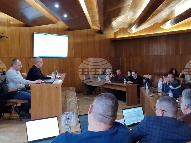 Общинските съветници в Елена одобриха изплащане на допълнително възнаграждение на кметовете на кметства за постигнати резултати