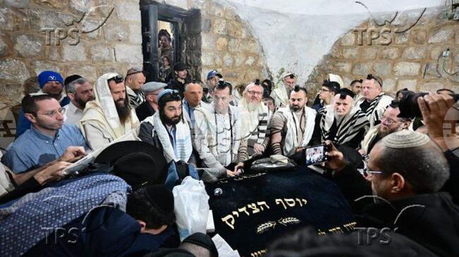 ТПС: Дневна еврейска молитва бе отправена на гробницата на Йосиф за първи път от 25 години