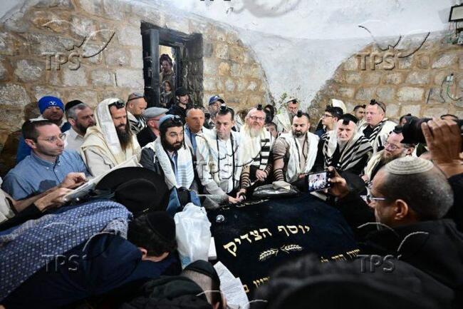 ТПС: Дневна еврейска молитва бе отправена на гробницата на Йосиф за първи път от 25 години