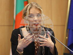 Европейски парламент - Вероника Цифрова - пресконференция