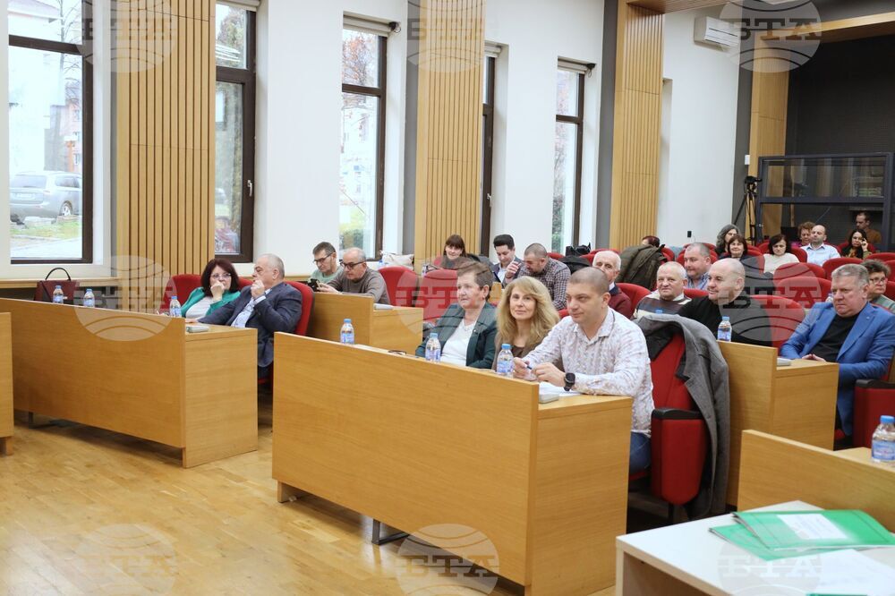 Общинските съветници в Троян приеха отчетите за дейността на местната власт и на няколко общински фонда, както и План за младежта за 2026 г.