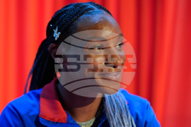 US Dunn Retires Soccer