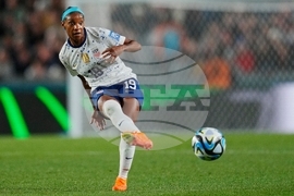 US Dunn Retires Soccer