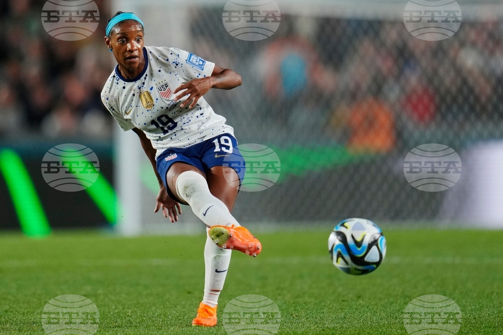 US Dunn Retires Soccer