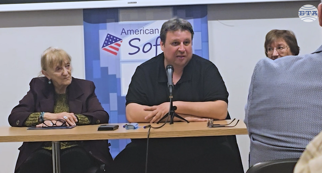 Критичните ситуации изваждат истинската ни същност наяве, каза писателят Стефан Иванов на представянето на новия му роман