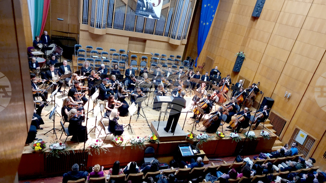 Изпълнители от България и чужбина се включиха във фестивала "Зимни музикални вечери – проф. Иван Спасов" в Пазарджик