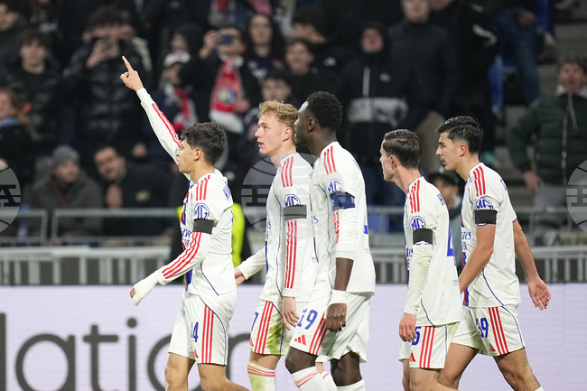 Олимпик Лион надигра Ница във френската Лига 1