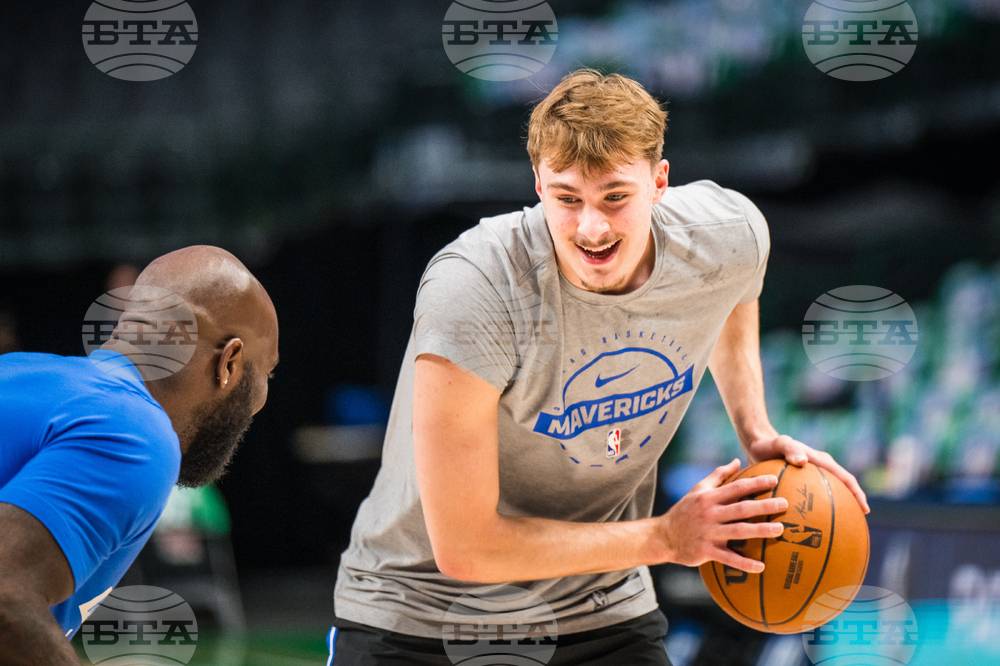 Hornets Mavericks Basketball