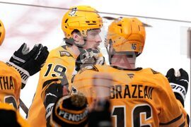 Blackhawks Penguins Hockey