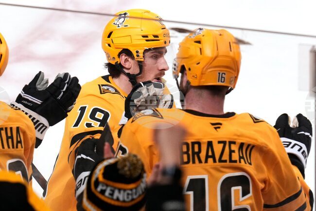 Blackhawks Penguins Hockey