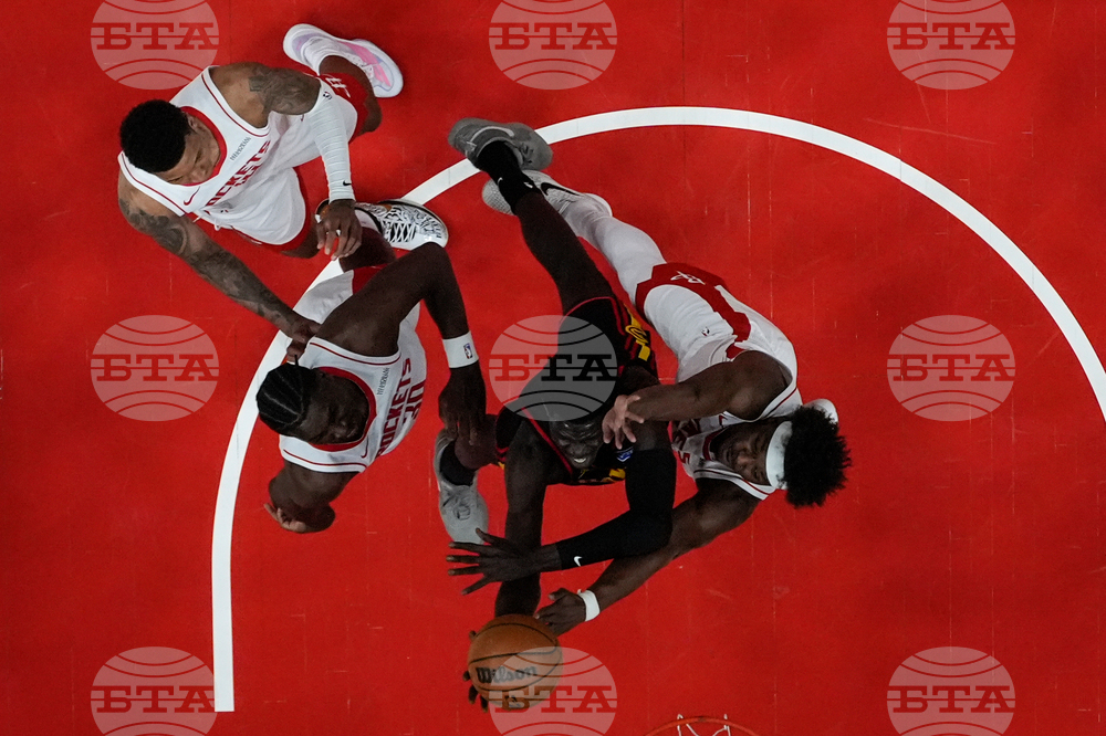 Rockets Hawks Basketball