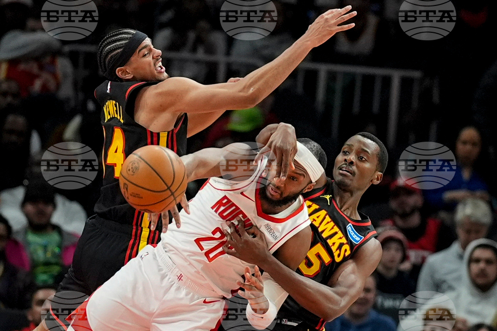 Rockets Hawks Basketball