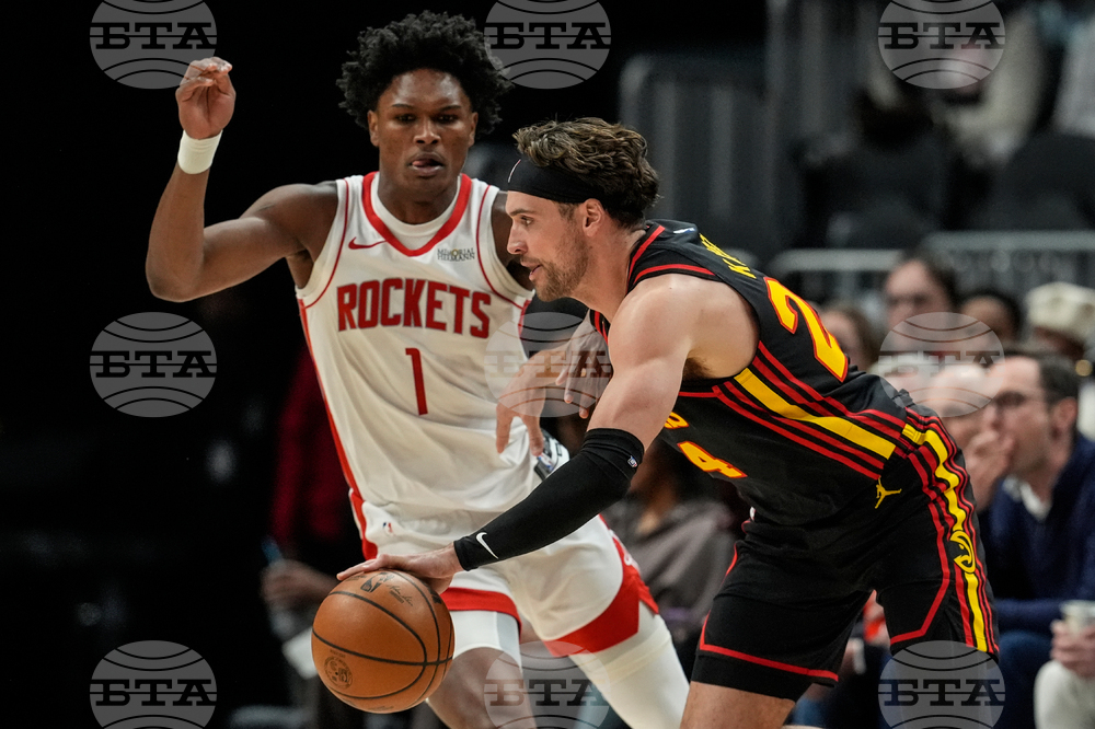 Rockets Hawks Basketball