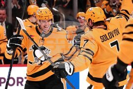 Blackhawks Penguins Hockey