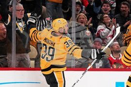 Blackhawks Penguins Hockey