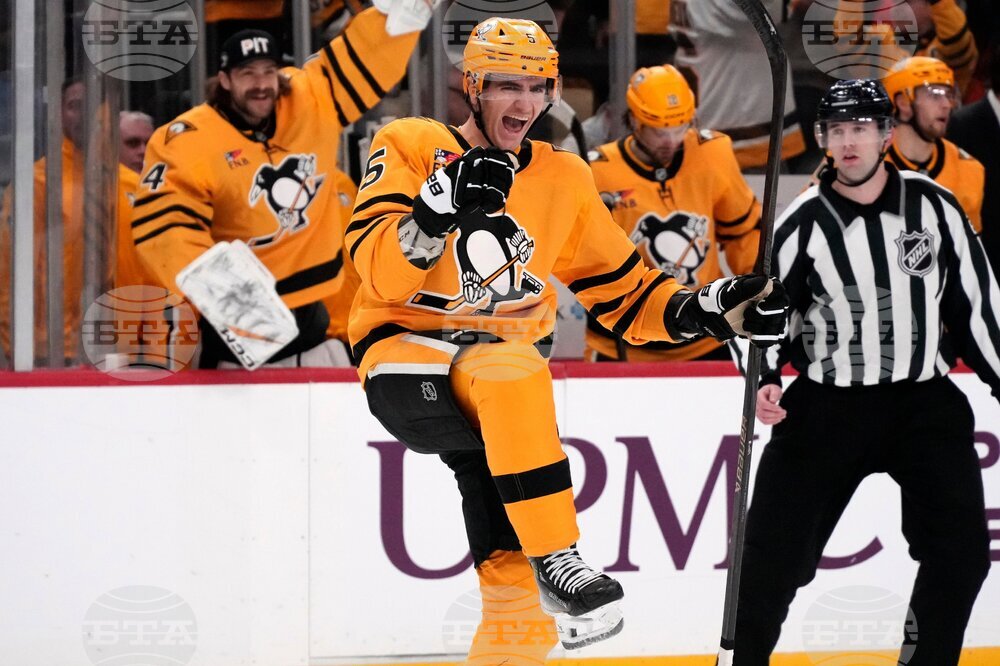 Blackhawks Penguins Hockey