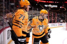 Blackhawks Penguins Hockey