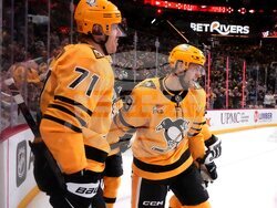 Blackhawks Penguins Hockey