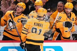 Blackhawks Penguins Hockey