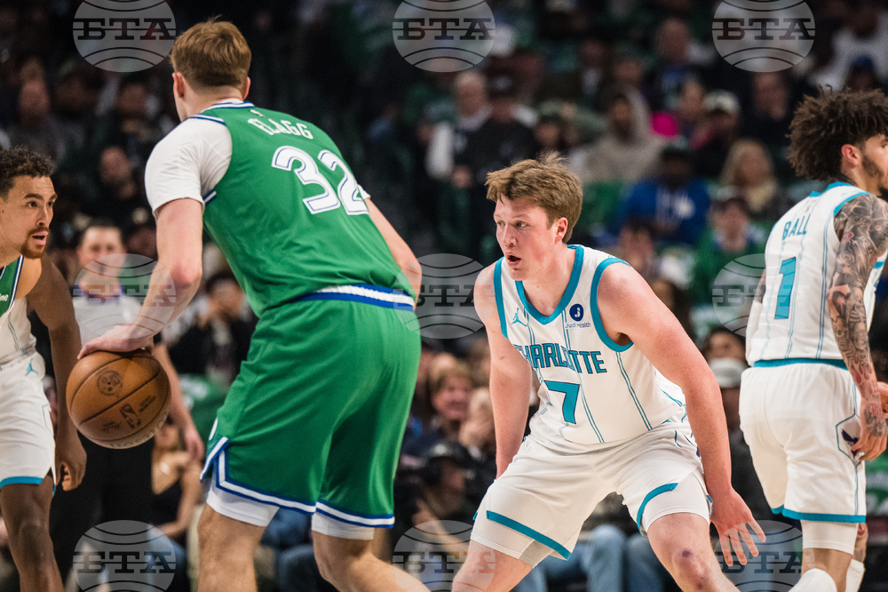 Hornets Mavericks Basketball