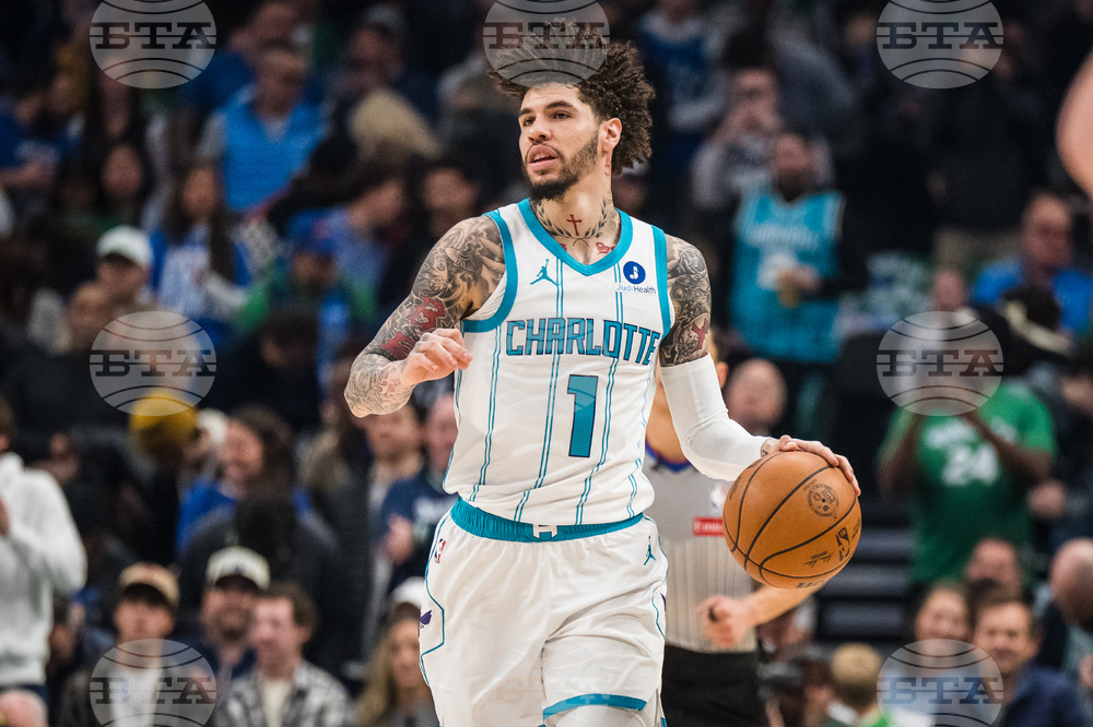 Hornets Mavericks Basketball