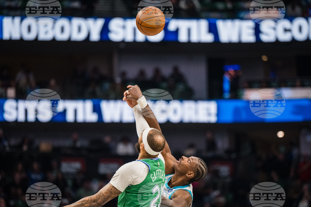 Hornets Mavericks Basketball