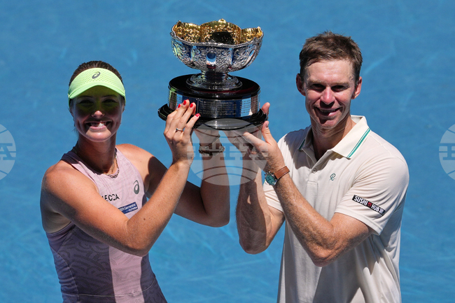 Австралийците Оливия Гадецки и Джон Пиърс защитиха титлата си при смесените двойки на Откритото първенство на Австралия