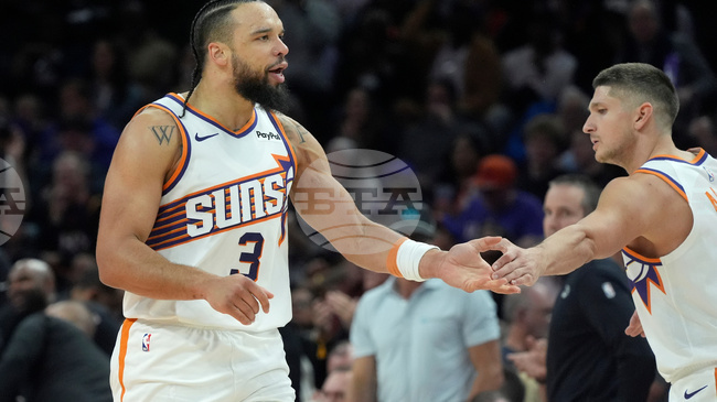 Финикс се наложи над лидера в Източната конференция Детройт в мач от НБА, Дилън Брукс отбеляза 40 точки