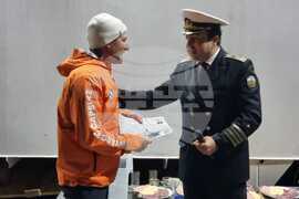 НИК 421 - пролива Дрейк - прекосяване - грамоти