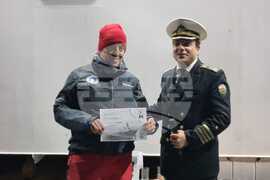 НИК 421 - пролива Дрейк - прекосяване - грамоти