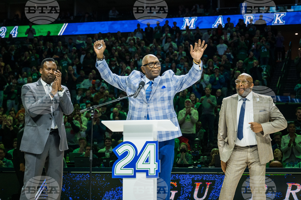 Hornets Mavericks Basketball