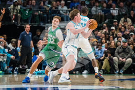 Hornets Mavericks Basketball