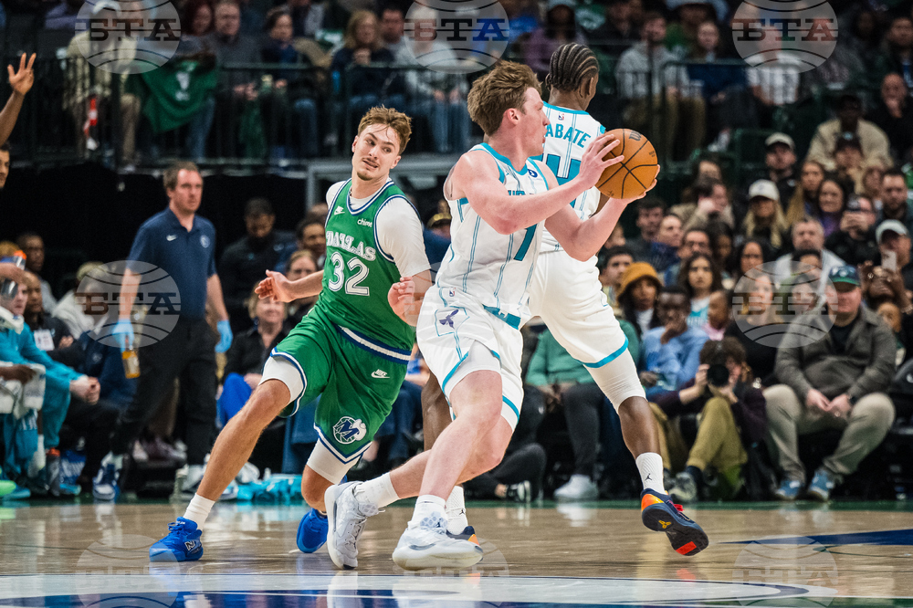 Hornets Mavericks Basketball