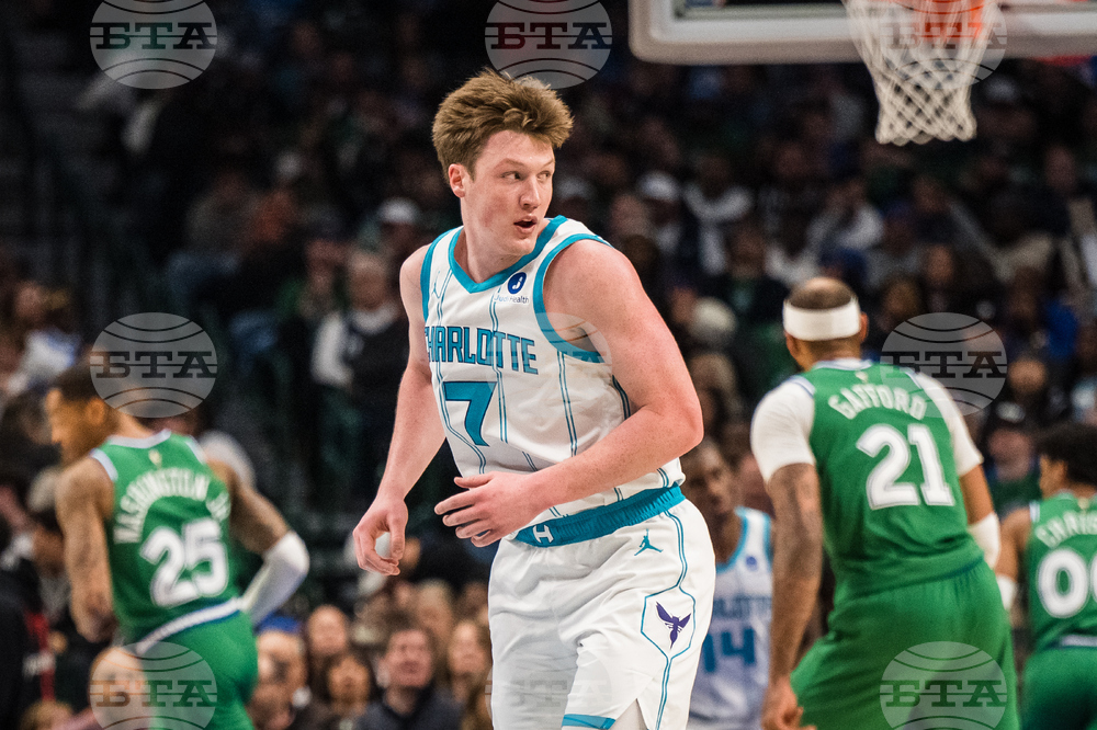 Hornets Mavericks Basketball