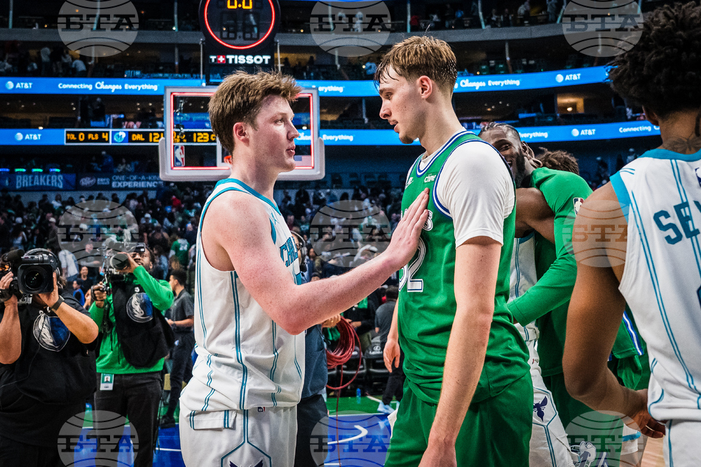 Hornets Mavericks Basketball