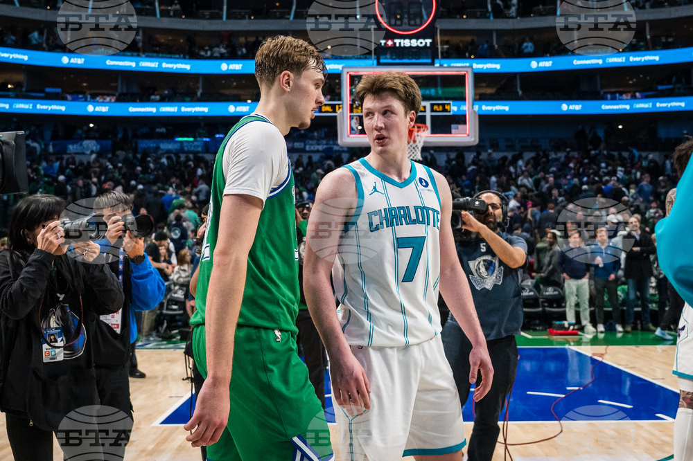 Hornets Mavericks Basketball