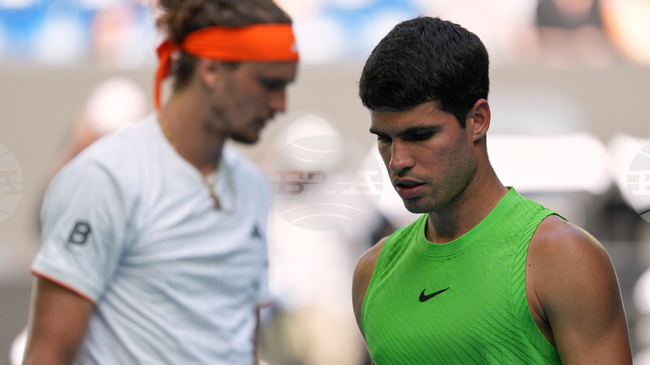 Карлос Алкарас преодоля физически проблеми и Александър Зверев в епичен мач, за да се класира за финала на Откритото първенство на Австралия