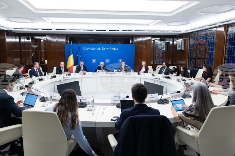 Romanian PM Bolojan Sets Deficit Targets, Eyes 2027 Gas Exports