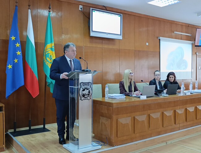 Кметът на Шумен отчете 15 приключили големи проекта през 2025 г., десетки продължаващи и над 15,3 млн. евро за пътища и улици в селата