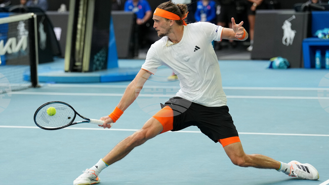 Водачът в схемата Александър Зверев отпадна във втория кръг на турнира в Акапулко