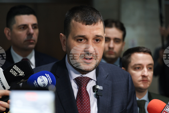 Нотариалната заверка при прехвърляне на МПС е измислена административна тежест, смята Йордан Иванов от ДСБ