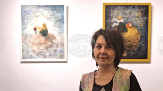 Изложба „Живопис от вълна“ е подредена в троянската галерия „Серякова къща“