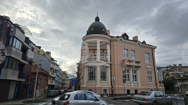 В Регионалната библиотека „Сава Доброплодни“ в Сливен се проведоха презентации и беседи с ученици по случай 3 март